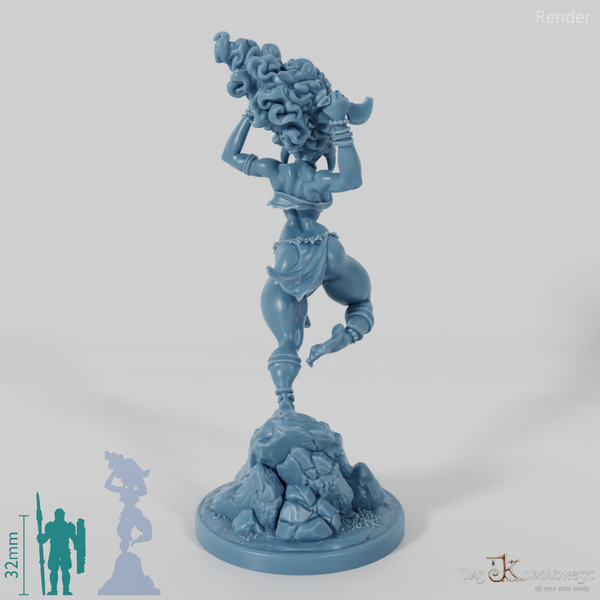 Masina, Inselschurkin mit Beil 02